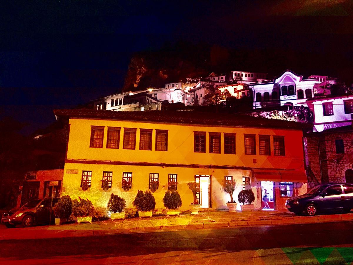 Hotel Omer Berat Exteriér fotografie