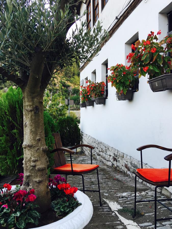 Hotel Omer Berat Exteriér fotografie