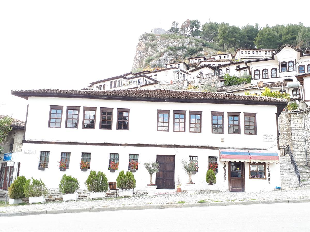 Hotel Omer Berat Exteriér fotografie