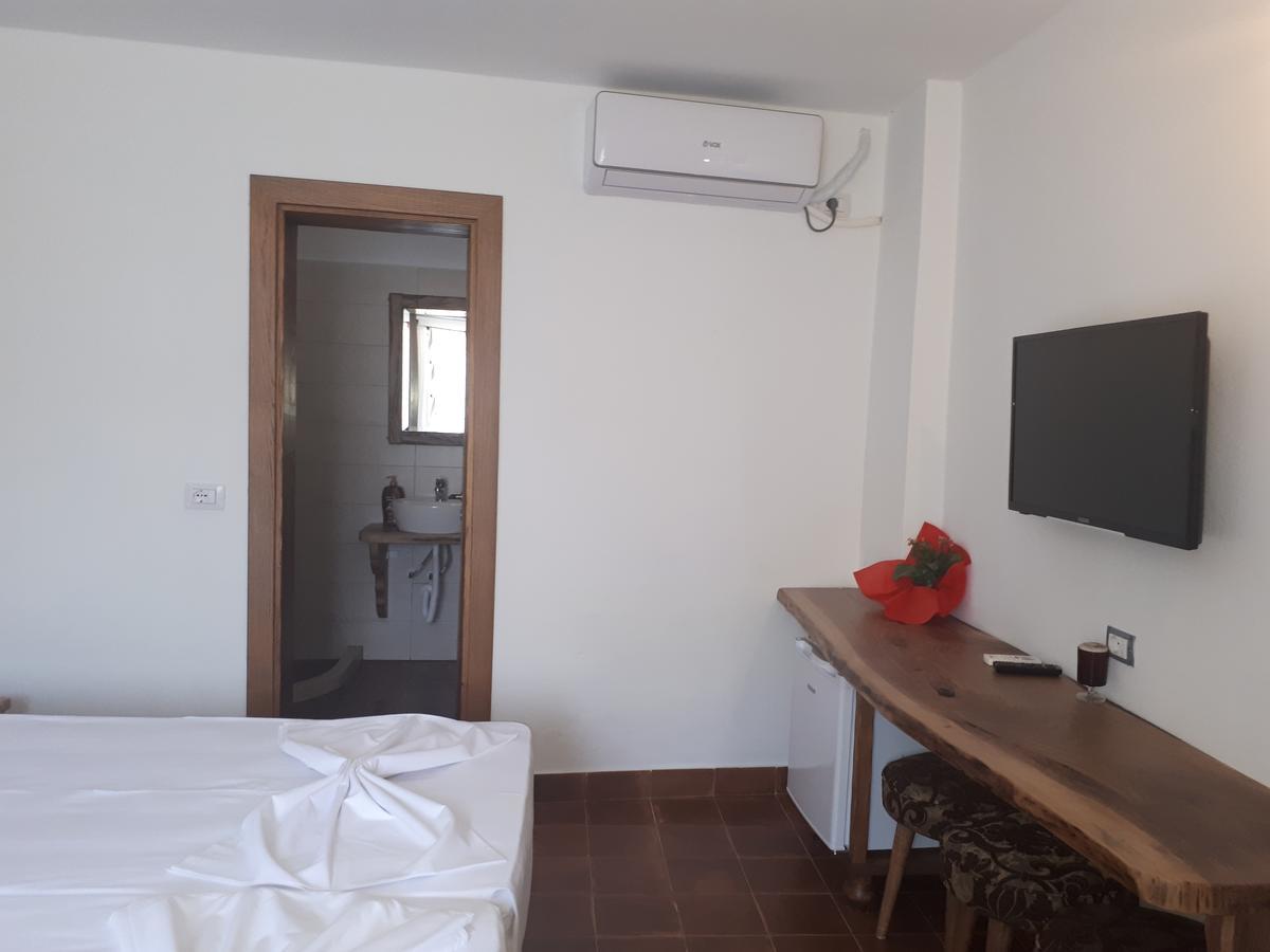 Hotel Omer Berat Exteriér fotografie
