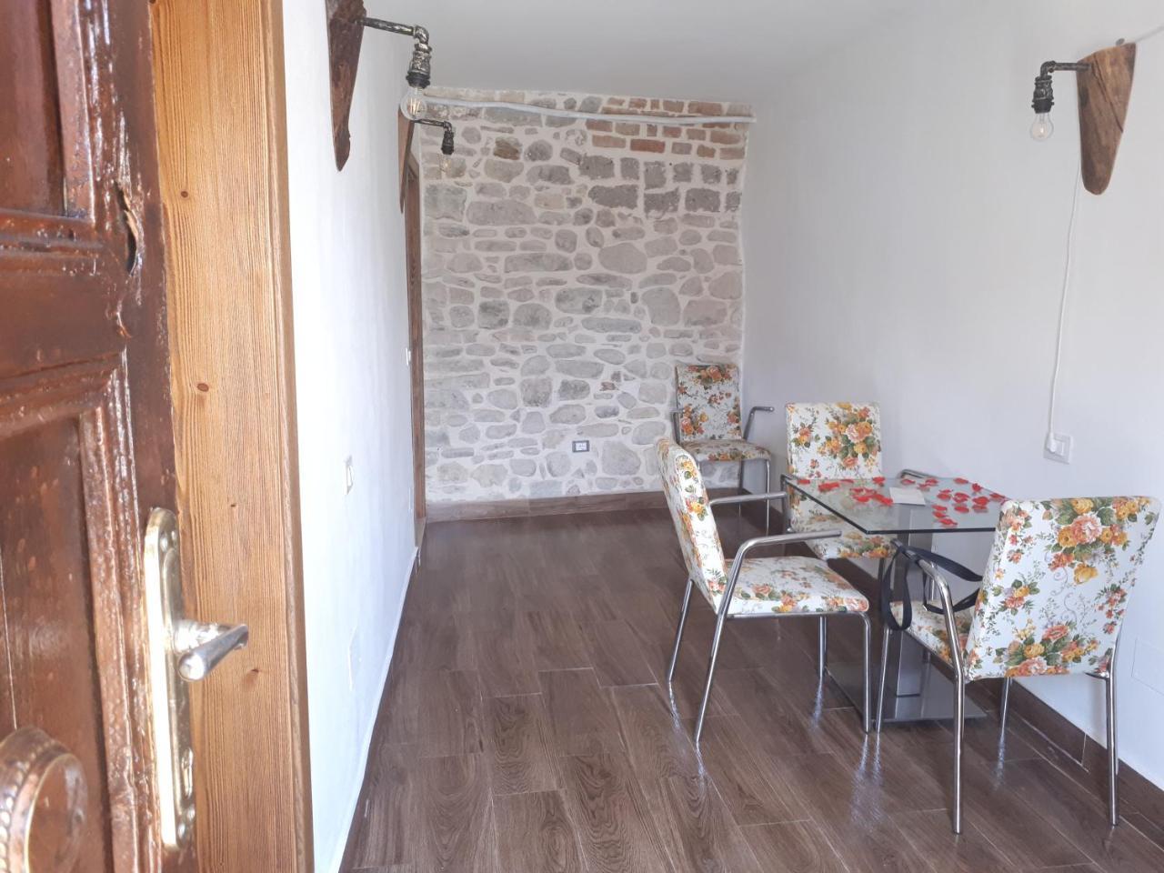 Hotel Omer Berat Exteriér fotografie