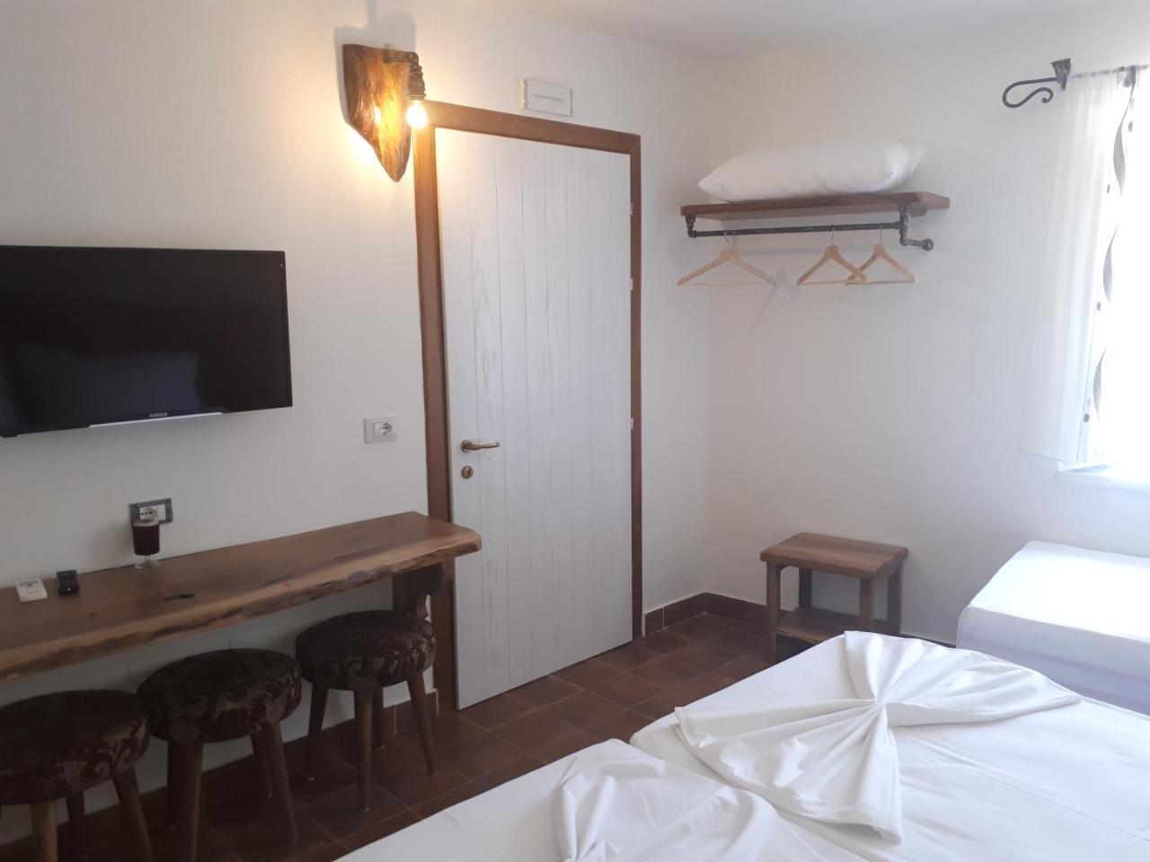 Hotel Omer Berat Exteriér fotografie